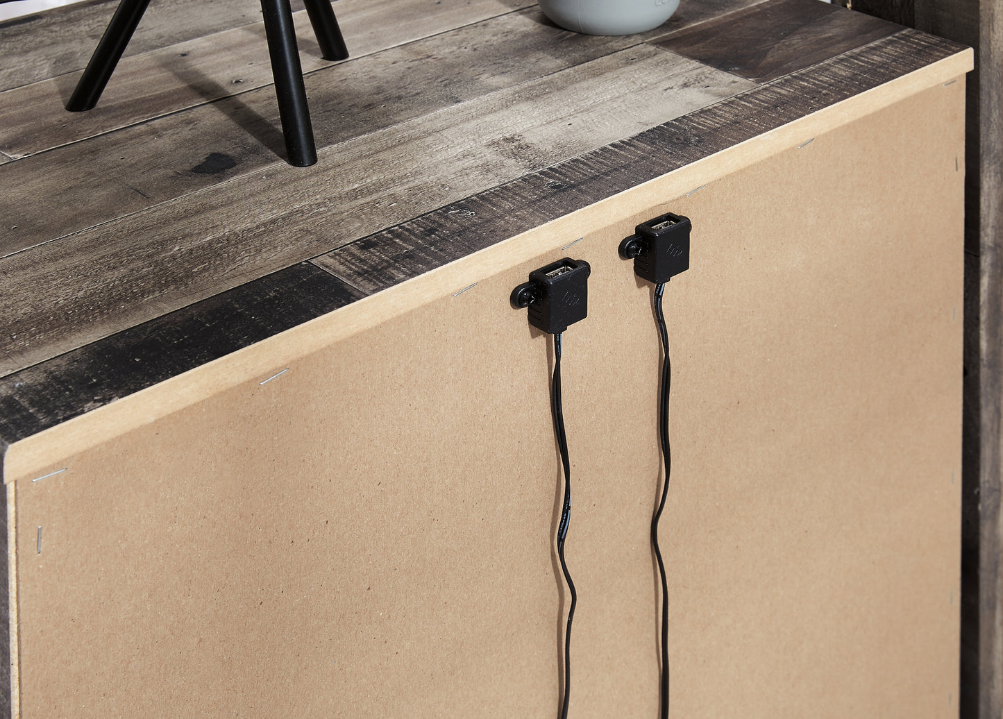 Derekson Queen/Full Panel Headboard Bed with Mirrored Dresser, Chest and Nightstand