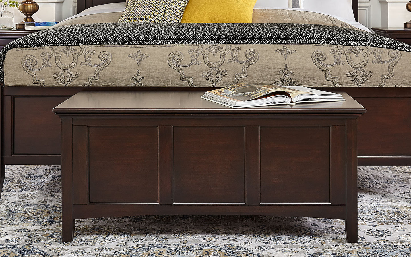 CEDAR LINED BLANKET TRUNK