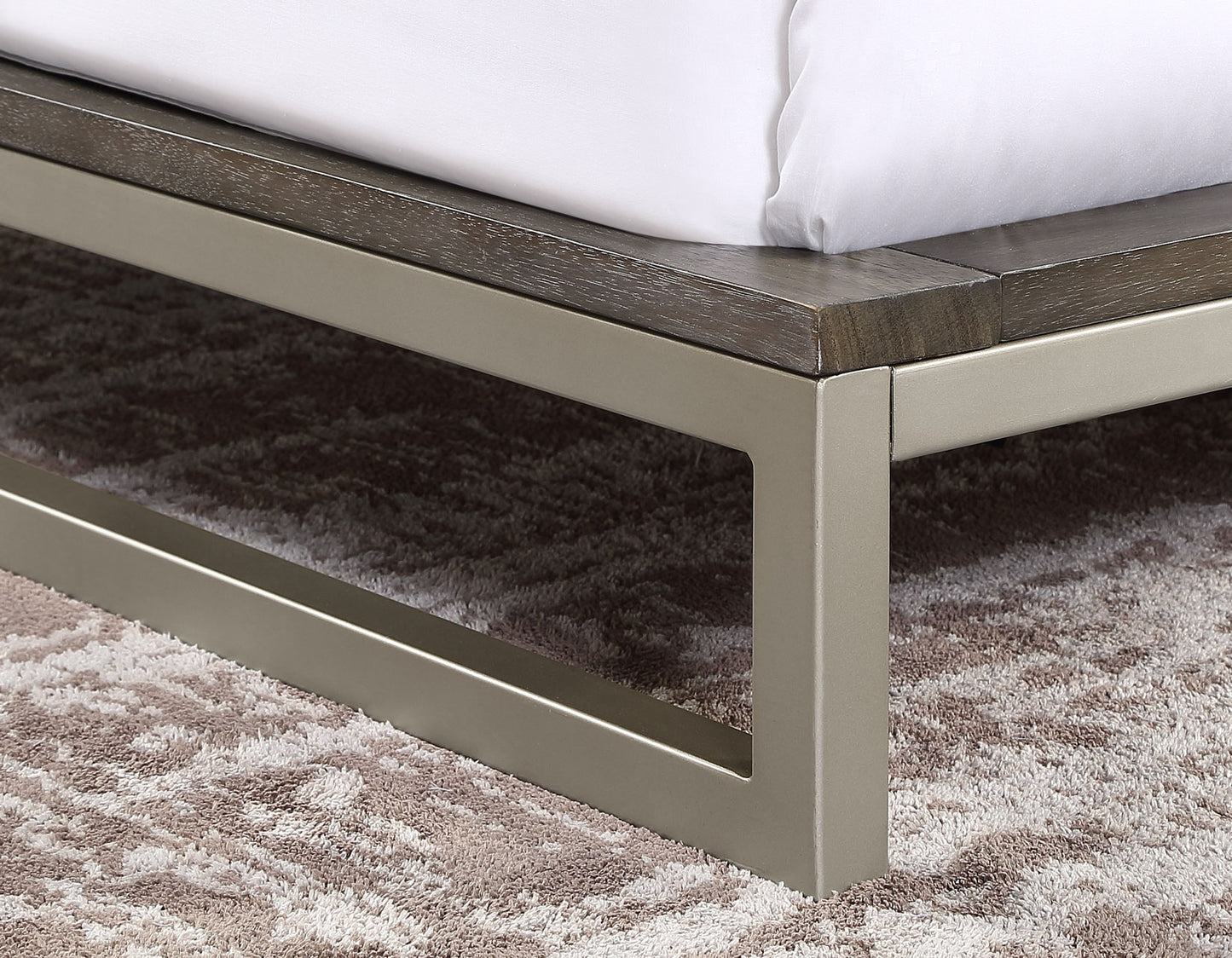 Broomfield Queen Bed