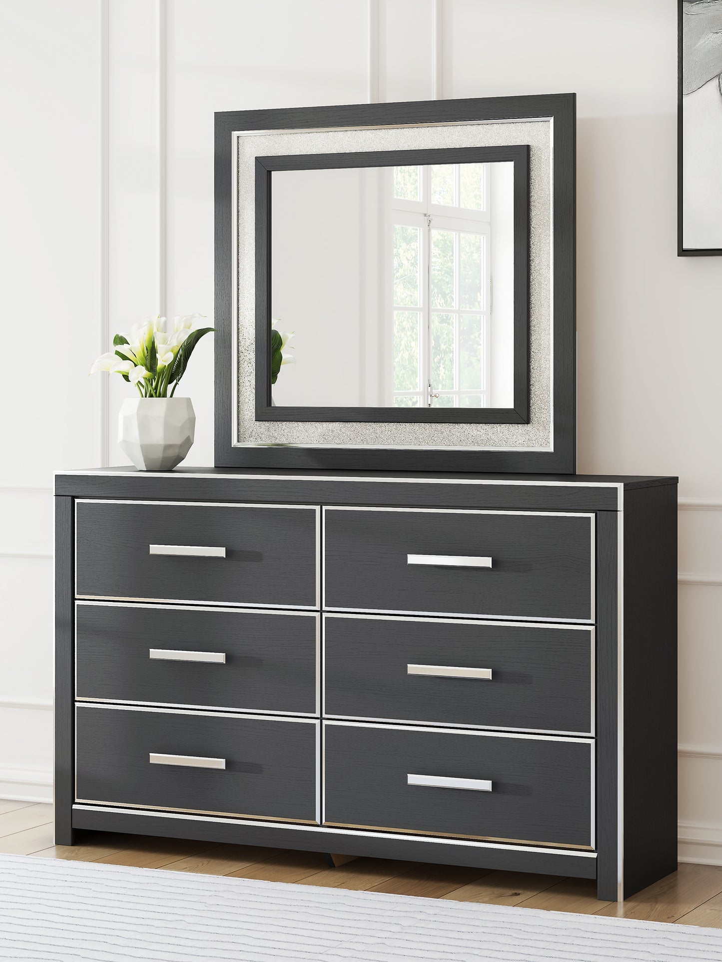 Zuraleus Six Drawer Dresser