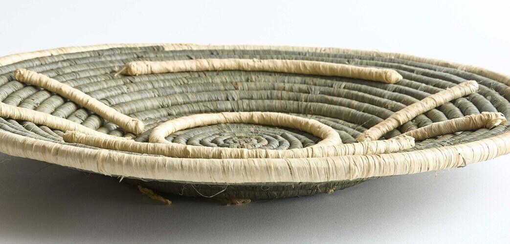 Friendship 16in Wall Plate