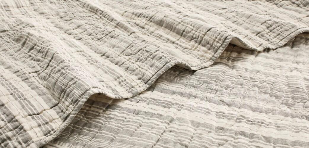 Aiden Quilt Grey Oversize King