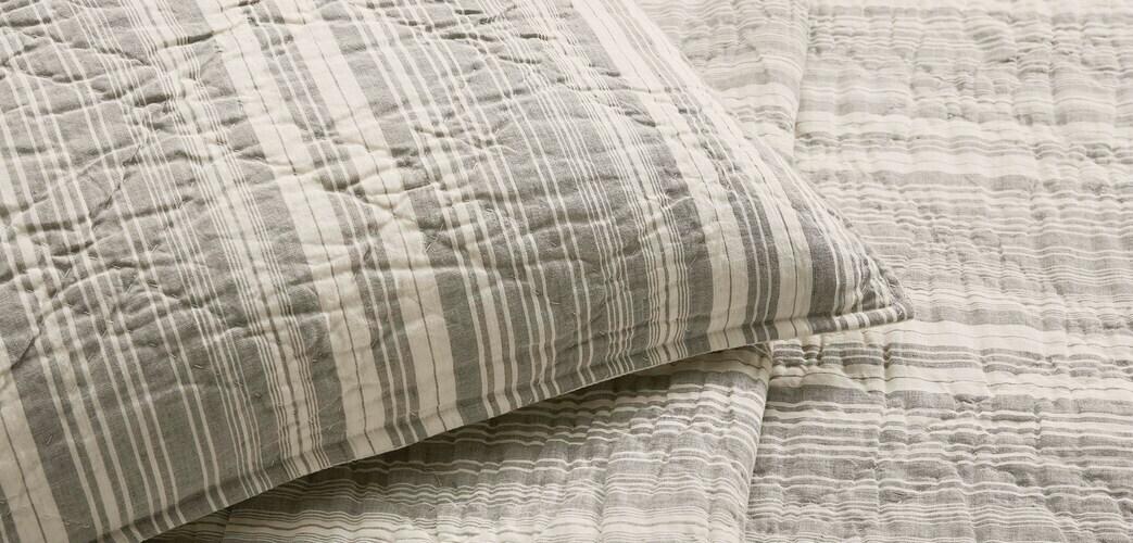 Aiden Quilt Grey Oversize King